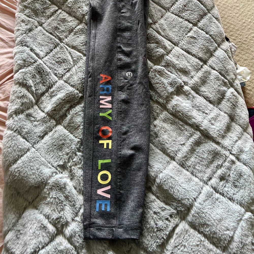 Soul Cycle Lululemon Grey Fast and Free leggings